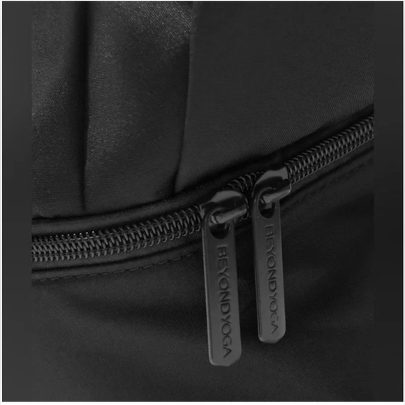 BEYOND YOGA ELEGANT BLACK TOTE - Picture 4 of 8